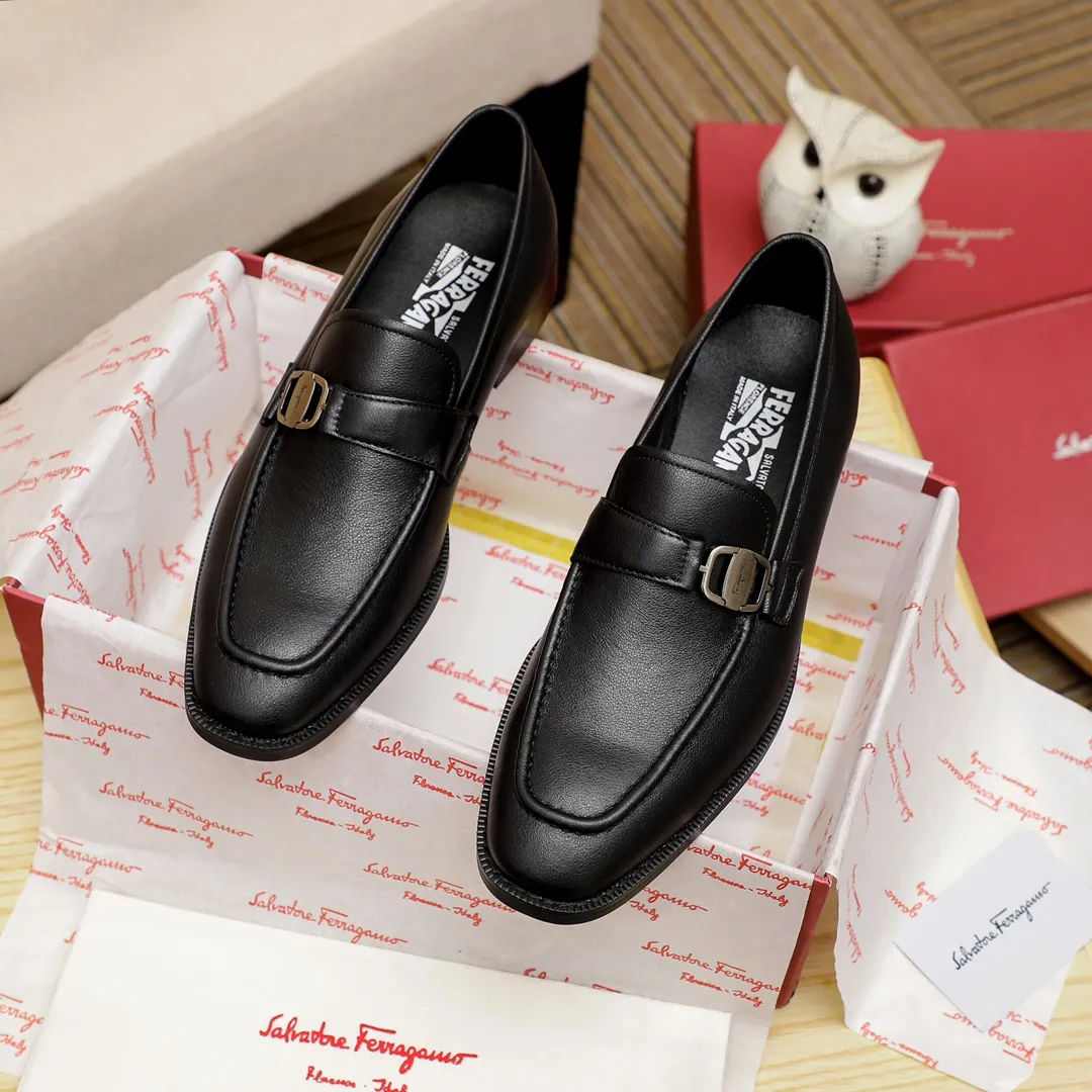 Factory price 420 🔥Ferragamo's new men's casual slip-on shoes🇨🇳Official website original 1:1 mold opening, original quality💯Fine workmanship, high-end luxury☘The upper is made of imported Italian first-layer cowhide🌴🐑leather lining🍓Rubber wear-resistant and non-slip outsole, breathable and comfortable to wear🍍The first choice for high-end men🍉Black, size 38-45